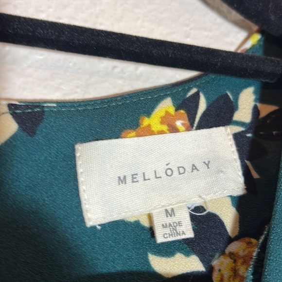 Melloday long sleeve green floral top size M - Picture 2 of 6